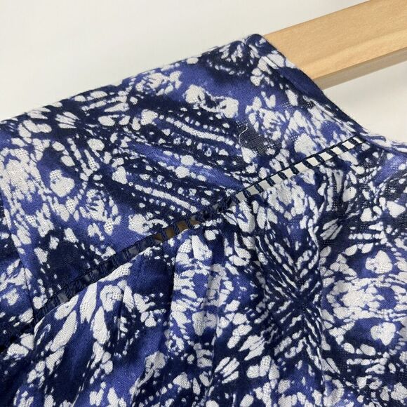 Lucky Brand Top Size Medium Women Blue Blouse Geo Print Eyelet Peasant V Neck - Picture 6 of 6